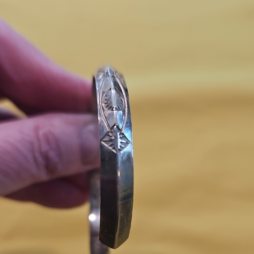 Vintage Sterling Navajo Carinated Cuff Bracelet